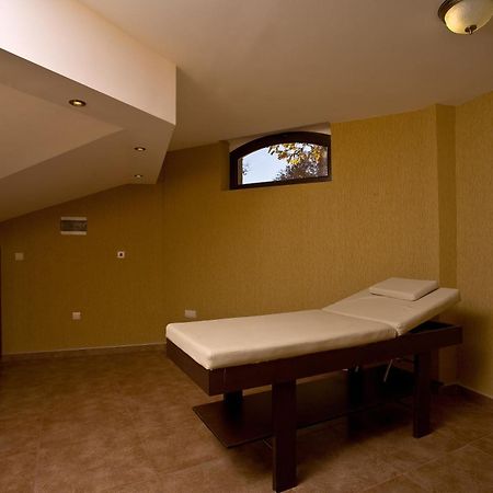 Hotel Chinar Hisarya Esterno foto