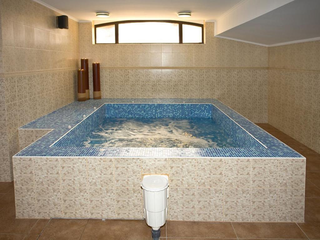 Hotel Chinar Hisarya Esterno foto