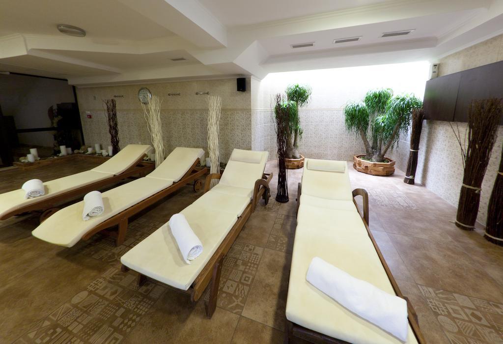 Hotel Chinar Hisarya Esterno foto