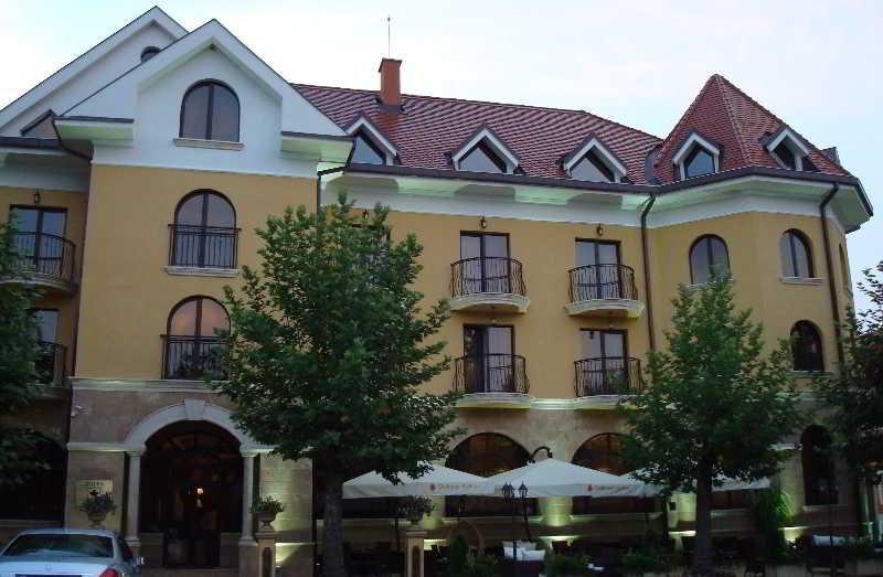 Hotel Chinar Hisarya Esterno foto