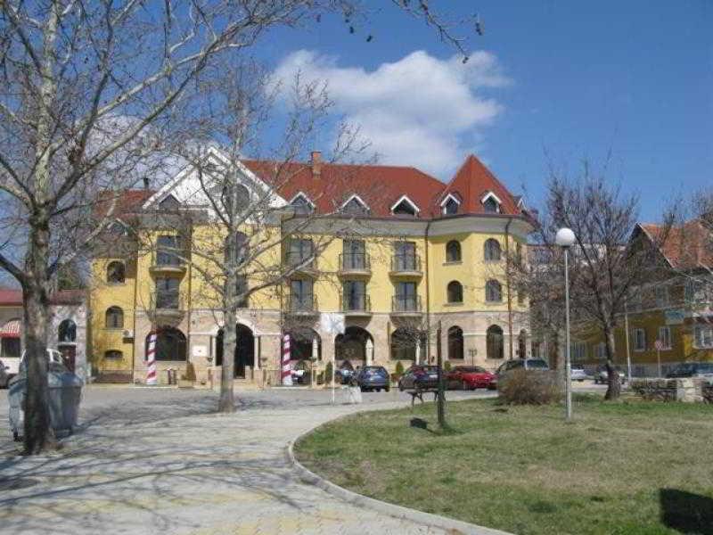 Hotel Chinar Hisarya Esterno foto