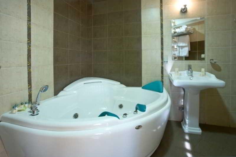 Hotel Chinar Hisarya Esterno foto