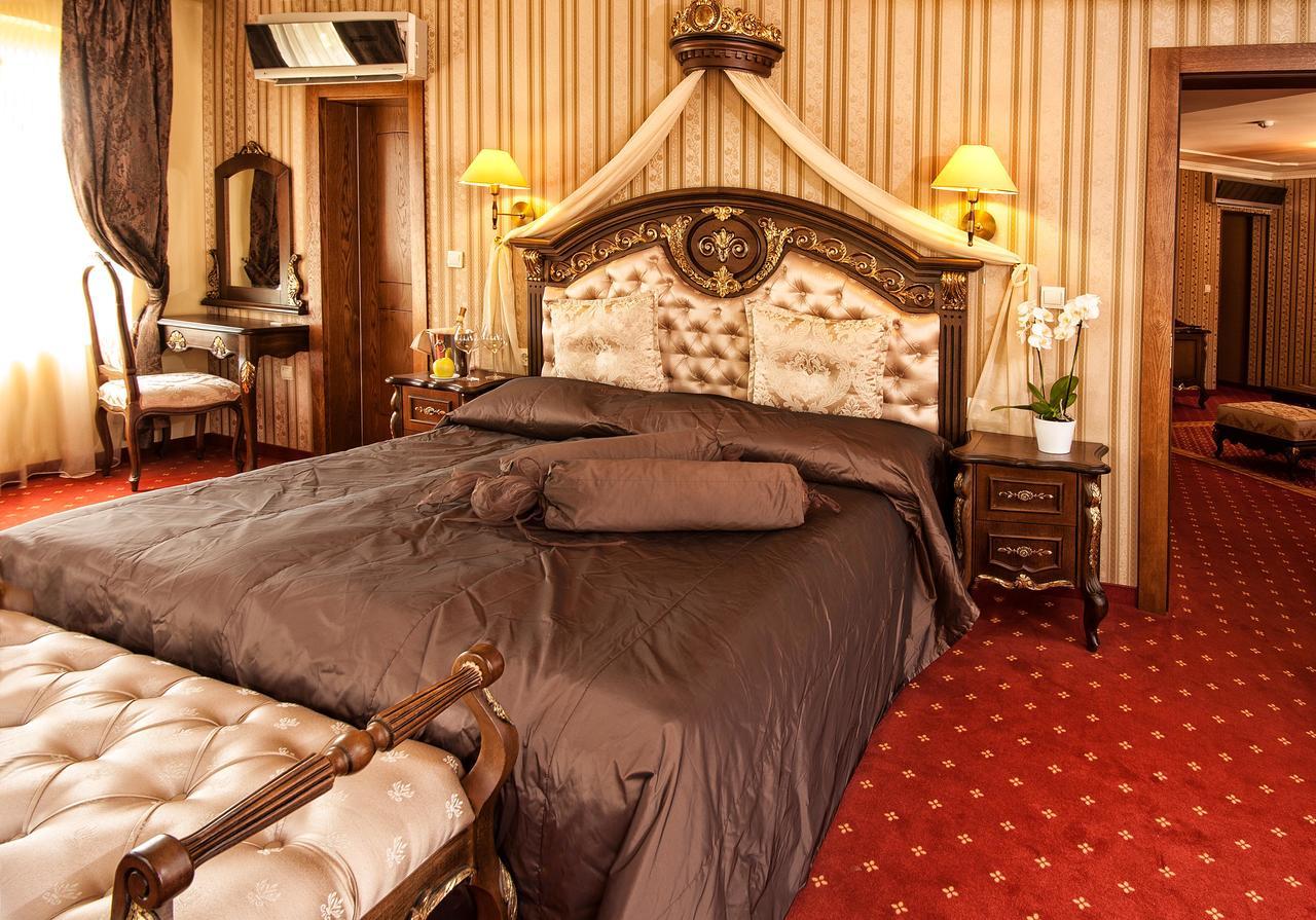 Hotel Chinar Hisarya Esterno foto