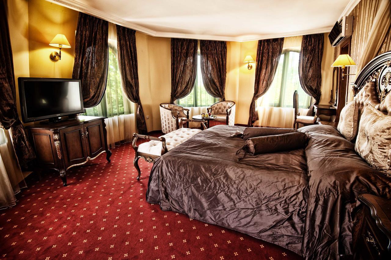 Hotel Chinar Hisarya Esterno foto